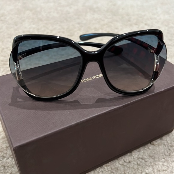 Tom Ford NWT FT0578 Injected Sunglasses black and gold. - Picture 2 of 7